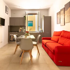 https://domus-eroi.it-romehotels.com